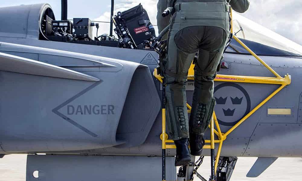 Överflygning Bombplan 20200520 Såtenäs