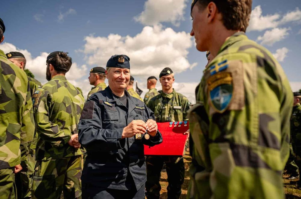 20250627_P7_felsun02_hemkomstceremoni_medaljering (11) Medaljceremoni där 71:a bataljon från Södra skånska regementet hedras för sin insats som en del av Natos kollektiva försvar, under insatsen Forward Land Forces (FLF) i Lettland.