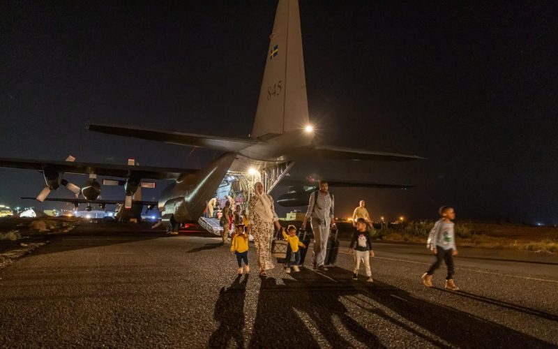Evakueringsinsatsen i Sudan har pågått de senaste dagarna. Ett hundratal personer från olika nationer hjälptes ut från Sudan i den svenska insatsen.