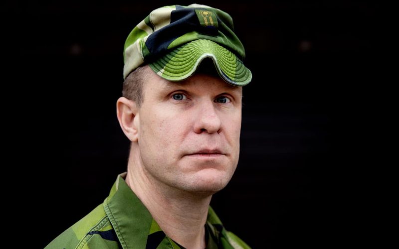 Vid årsskiftet blir kapten Andreas Jönsson på Södra skånska 
regementet, P 7, omgalonerad till fanjunkare.