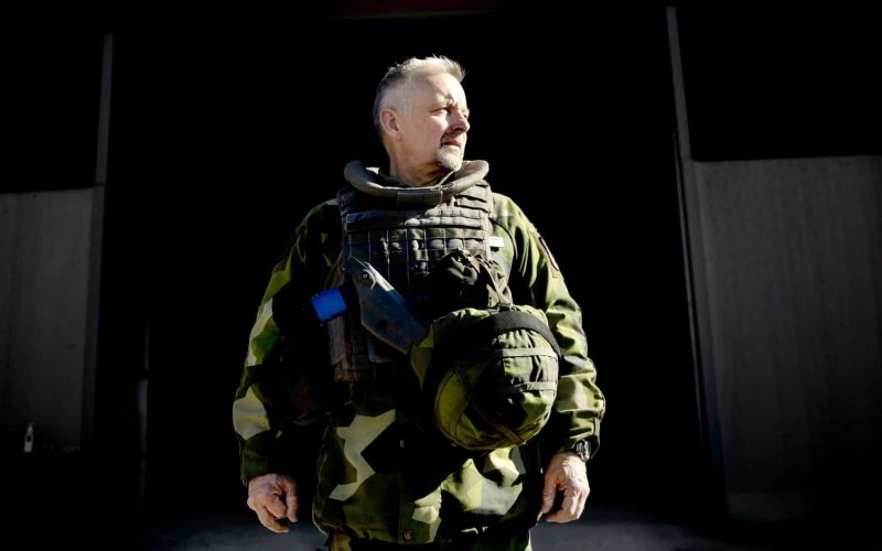 Rickard Johansson utsågs till divisionschef i samband med en ceremoni på arméstaben i Enköping i oktober, och utnämndes samtidigt till brigadgeneral. Till vardags är han också chef för Markstridsskolan, MSS, i Skövde.