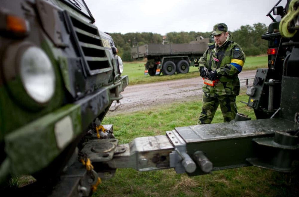Teknisk officer Som teknisk officer ansvarar du för tekniken i hjul- och bandfordon, bepansrade fordon och standardlastbilar. Du arbetar också med vapen, sambandssystem och optiskt materiel.