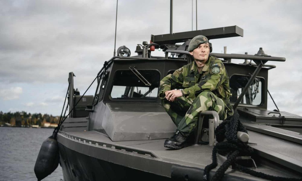 Klas i sin rätta miljö, 
ombord en stridsbåt 90.